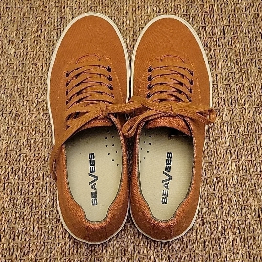 Seavees Hermosa Plimsoll Standard Mens size 8.  Linen shoe.